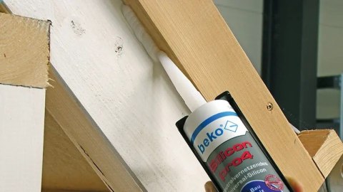 SILICON UNIVERSALNY 310ML KARMELO/JODŁA/MODRZEW PRO4